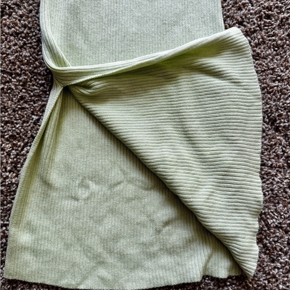 ALO Yoga Light Green Flared Pants - Picture 4 of 4